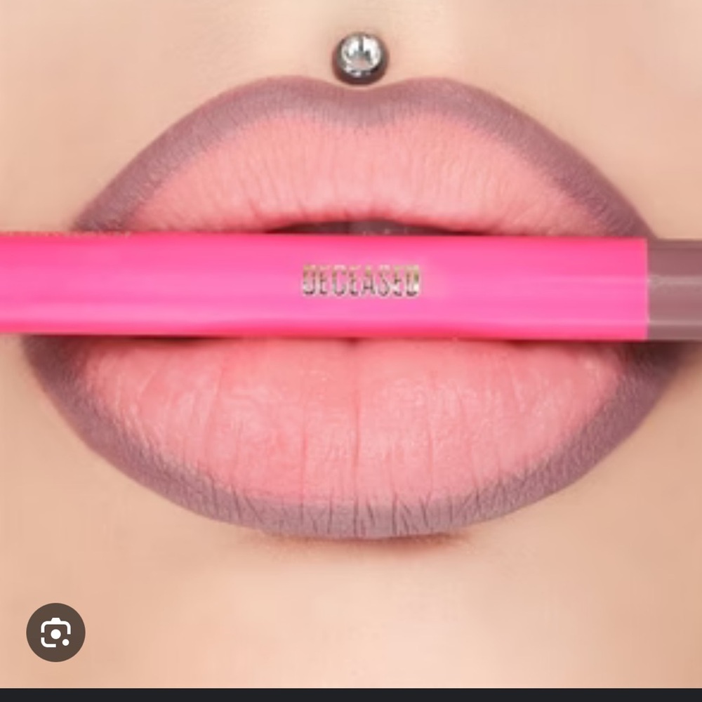 Deceased Jeffree Star velour lip liner